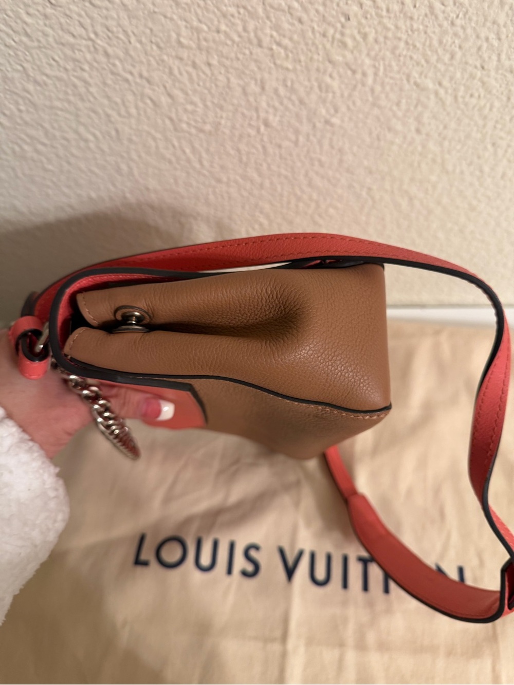 Louis Vuitton Coral Pink and Tan Crossbody Bag - Picture 3 of 11